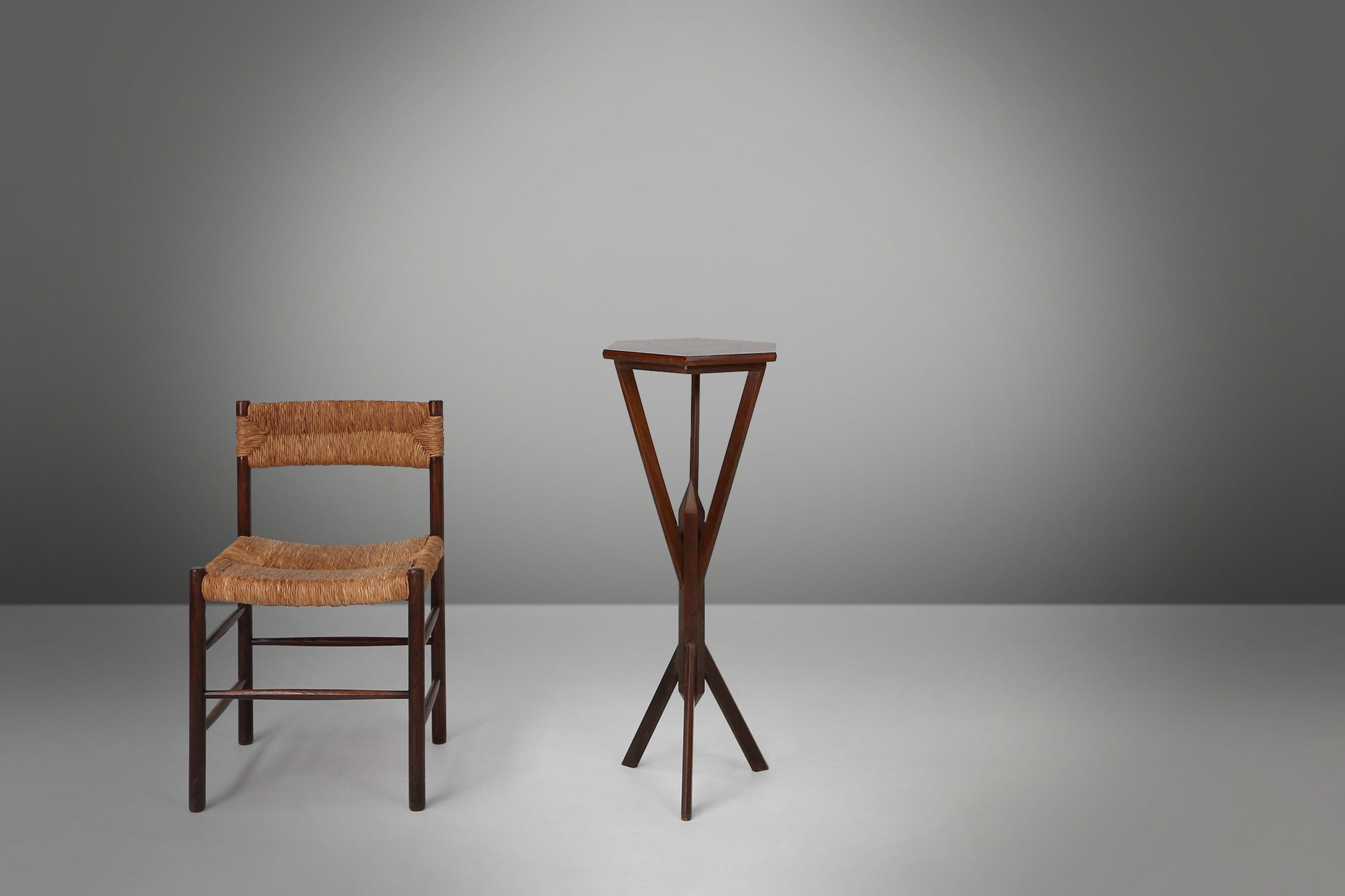 Elegant French Art Deco console in wood from the 1930sthumbnail